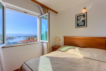 Chorvátsko Omiš Villa Rajski Dvor 11 dňový pobyt Raňajky Letecky Letisko: Praha October 2025 ( 2/10/25-12/10/25)