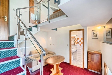 Chorvátsko Omiš Villa Rajski Dvor 11 dňový pobyt Raňajky Letecky Letisko: Praha October 2025 ( 2/10/25-12/10/25)