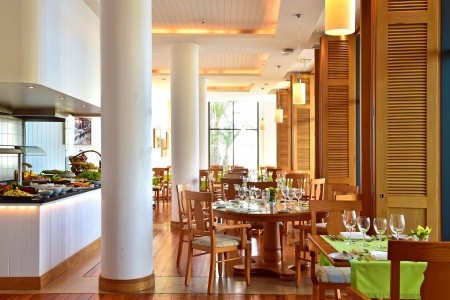 Madeira Funchal Pestana Grand Premium Ocean Resort 9 dňový pobyt Polpenzia Letecky Letisko: Viedeň September 2025 (27/09/25- 5/10/25)