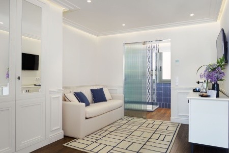 Španielsko Barcelona H10 Universitat 10 dňový pobyt Raňajky Letecky Letisko: Praha October 2025 (12/10/25-21/10/25)