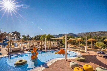 Chorvátsko Hvar Valamar Trim Sunny Apartments 12 dňový pobyt Polpenzia Letecky Letisko: Praha August 2025 (20/08/25-31/08/25)