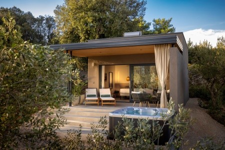 Chorvátsko Hvar Valamar Trim Sunny Apartments 12 dňový pobyt Polpenzia Letecky Letisko: Praha August 2025 (20/08/25-31/08/25)