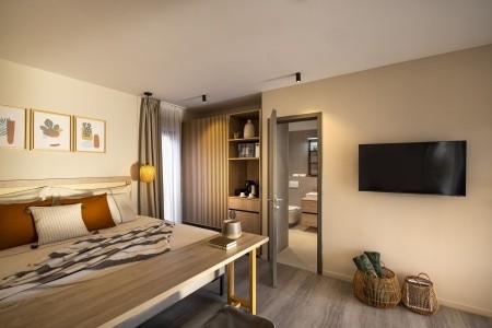 Chorvátsko Hvar Valamar Trim Sunny Apartments 12 dňový pobyt Polpenzia Letecky Letisko: Praha August 2025 (20/08/25-31/08/25)