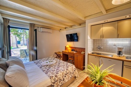 Chorvátsko Severná Dalmácia Zaton Holiday Resort Apartments 6 dňový pobyt Polpenzia Vlastná October 2025 (14/10/25-19/10/25)