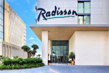 Spojené arabské emiráty Dubaj Radisson Beach Resort Palm Jumeirah 11 dňový pobyt Plná penzia Letecky Letisko: Praha January 2025 (31/01/25-10/02/25)