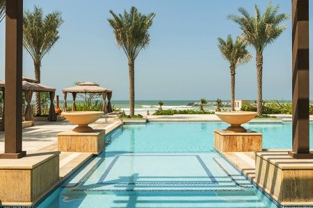 Spojené arabské emiráty Ajman Ajman Saray Luxury Collection Resort 14 dňový pobyt Plná penzia Letecky Letisko: Praha marec 2024 (21/03/24- 3/04/24)