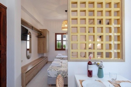 Studia Eleftheria - 4