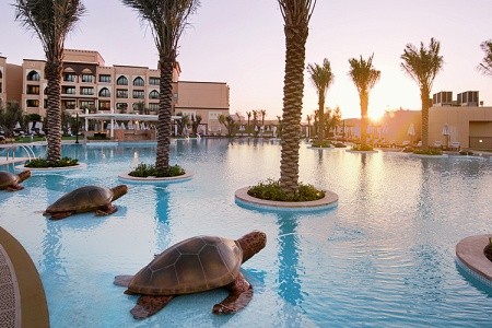 Spojené arabské emiráty Abu Dhabi Saadiyat Rotana Resort & Villas 13 dňový pobyt Plná penzia Letecky Letisko: Praha júl 2024 (19/07/24-31/07/24)