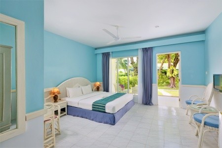 Maldivy  Equator Village 9 dňový pobyt Polpenzia Letecky Letisko: Praha March 2026 ( 2/03/26-10/03/26)