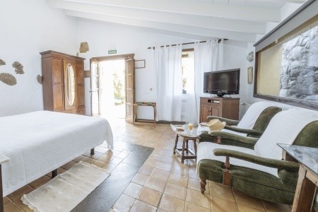 Kanárske ostrovy Gran Canaria Rural Las Calas (Vega De San Mateo) 11 dňový pobyt Raňajky Letecky Letisko: Viedeň July 2025 (11/07/25-21/07/25)