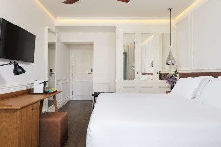 Španielsko Barcelona H10 Universitat 10 dňový pobyt Raňajky Letecky Letisko: Praha October 2025 (12/10/25-21/10/25)