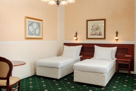 Humboldt Park & Spa - 10