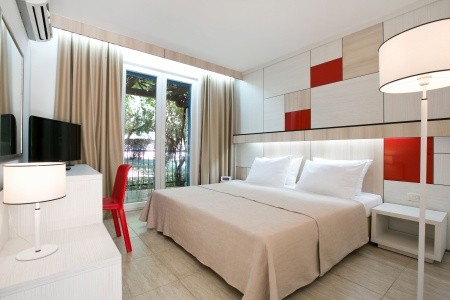 Čierna Hora Budva Slovenska Plaza 4* 8 dňový pobyt Polpenzia Letecky Letisko: Praha September 2025 ( 7/09/25-14/09/25)