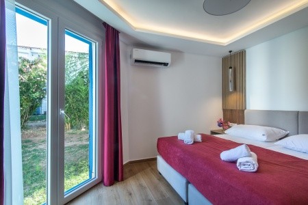 Čierna Hora Budva Slovenska Plaza 4* 8 dňový pobyt Polpenzia Letecky Letisko: Praha September 2025 ( 7/09/25-14/09/25)