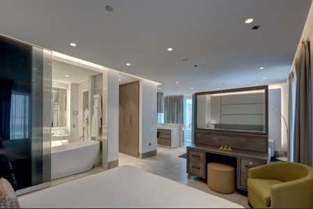 Spojené arabské emiráty Dubaj Arjaan Dubai Media City By Rotana 8 dňový pobyt Raňajky Letecky Letisko: Praha March 2026 (11/03/26-18/03/26)