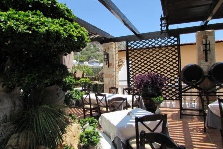 Coralli Apartments & Studios