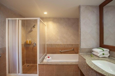 Thajsko Phuket By The Sea 12 dňový pobyt Raňajky Letecky Letisko: Praha March 2026 (17/03/26-28/03/26)