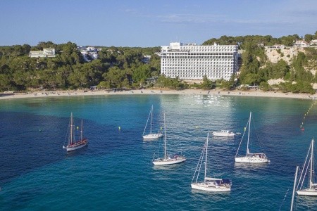 Španielsko Menorca Meliá Gavilanes (Cala Galdana) 15 dňový pobyt Polpenzia Letecky Letisko: Praha August 2025 ( 1/08/25-15/08/25)