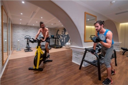 Kuba La Habana (Havana) Telegrafo 9 dňový pobyt Raňajky Letecky Letisko: Praha July 2026 (15/07/26-23/07/26)