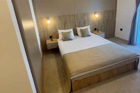 Čierna Hora  El Mar (Kruče) 8 dňový pobyt Polpenzia Letecky Letisko: Viedeň August 2025 (29/08/25- 5/09/25)