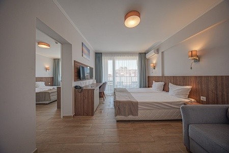 Bulharsko Prímorsko Cinema 4 dňový pobyt Polpenzia Letecky Letisko: Praha August 2026 (10/08/26-13/08/26)