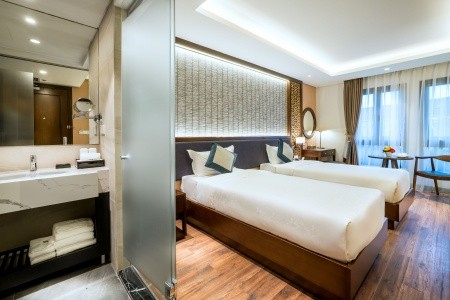Conifer Grand - 22