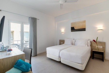 Kanárske ostrovy Tenerife El Medano 11 dňový pobyt Raňajky Letecky Letisko: Budapešť April 2026 ( 3/04/26-13/04/26)