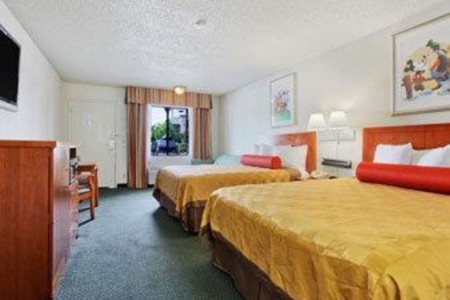 USA California Travelodge Inn By Wyndham Anaheim Disneyland Drive 14 dňový pobyt Raňajky Letecky Letisko: Viedeň September 2025 (18/09/25- 1/10/25)