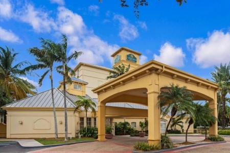 USA Miami La Quinta Inn & Suites Miami Airport West 14 dňový pobyt Raňajky Letecky Letisko: Praha October 2025 (24/10/25- 6/11/25)