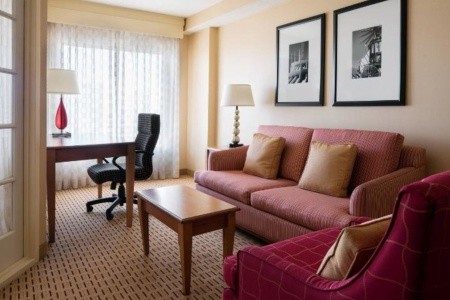 USA California Anaheim Marriott Suites 14 dňový pobyt Bez stravy Letecky Letisko: Praha May 2025 ( 6/05/25-19/05/25)