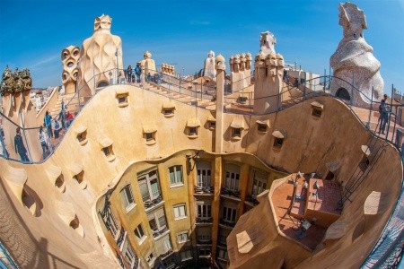 BARCELONA Sagrada Família, park Güell, MONTSERRAT, sklepy CODORNIU či FREIXENET, GIRONA bus - 2