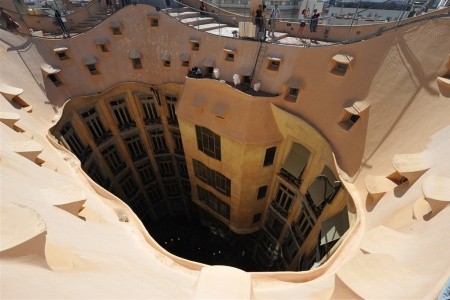 BARCELONA Sagrada Família, park Güell, MONTSERRAT, sklepy CODORNIU či FREIXENET, GIRONA bus - 3
