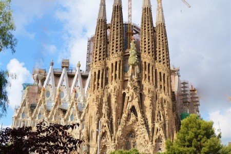 BARCELONA Sagrada Família, park Güell, MONTSERRAT, sklepy CODORNIU či FREIXENET, GIRONA bus - 5