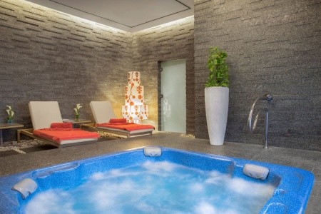 Spojené arabské emiráty Dubaj Amwaj Rotana Jumeirah Beach 14 dňový pobyt Raňajky Letecky Letisko: Praha June 2025 (20/06/25- 3/07/25)