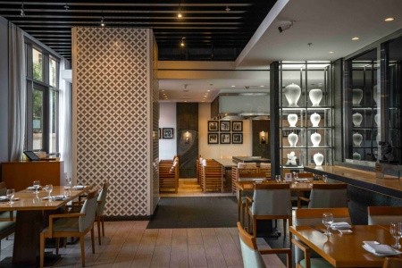 Spojené arabské emiráty Dubaj Amwaj Rotana Jumeirah Beach 14 dňový pobyt Raňajky Letecky Letisko: Praha June 2025 (20/06/25- 3/07/25)