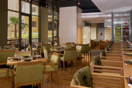 Spojené arabské emiráty Dubaj Amwaj Rotana Jumeirah Beach 14 dňový pobyt Raňajky Letecky Letisko: Praha June 2025 (20/06/25- 3/07/25)