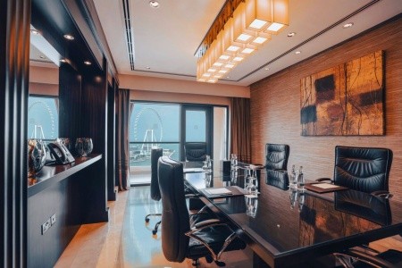 Spojené arabské emiráty Dubaj Amwaj Rotana Jumeirah Beach 14 dňový pobyt Raňajky Letecky Letisko: Praha June 2025 (20/06/25- 3/07/25)