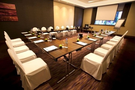 Spojené arabské emiráty Dubaj Amwaj Rotana Jumeirah Beach 14 dňový pobyt Raňajky Letecky Letisko: Praha June 2025 (20/06/25- 3/07/25)
