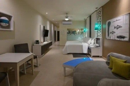 El Dorado Seaside Suites - 18