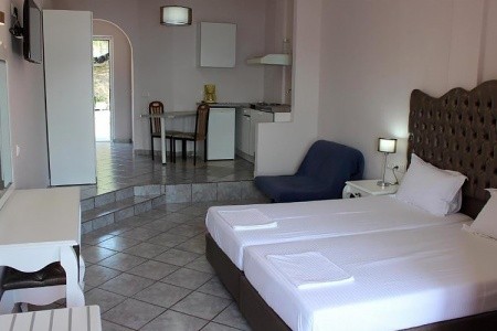 Enjoy Lichnos Bay Village & Camping - 9