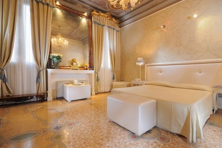 Taliansko Benátky Ai Due Principi 5 dňový pobyt Raňajky Letecky Letisko: Praha November 2025 (26/11/25-30/11/25)