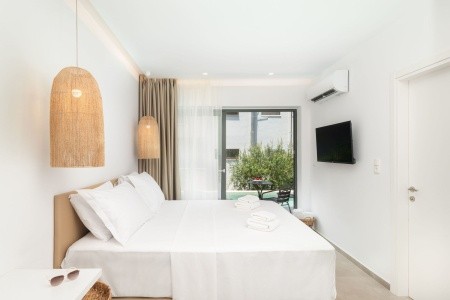 Golden Bee Lifestyle - 20