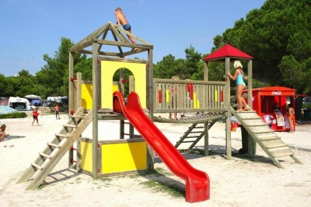 Zaton Holiday Resort 4 Star Apartments