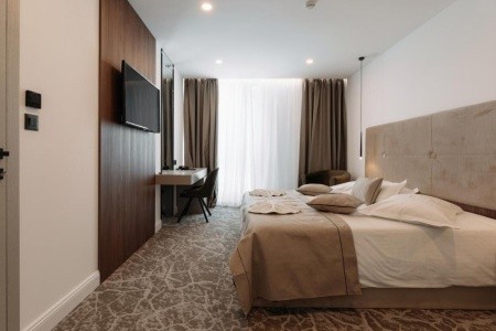 Chorvátsko Split Fanat 14 dňový pobyt Raňajky Letecky Letisko: Praha October 2025 (25/10/25- 7/11/25)