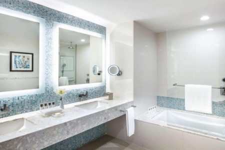 Spojené arabské emiráty Dubaj Swissotel Living Al Ghurair 5 dňový pobyt Raňajky Letecky Letisko: Praha June 2026 (29/06/26- 3/07/26)