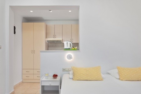 Grécko Korfu Bella Vista - Apartmány A Studia 6 dňový pobyt Raňajky Letecky Letisko: Praha October 2026 (13/10/26-18/10/26)