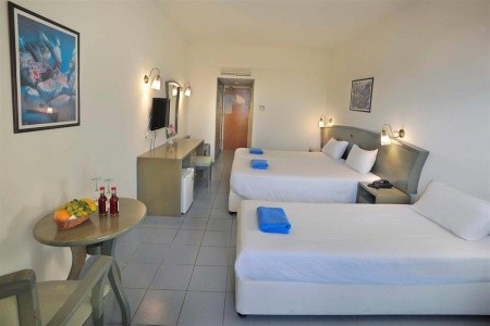 Nissiana Hotel & Bungalows - 11