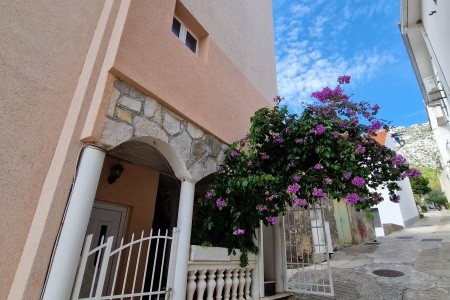 Renata Apartments - 17