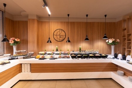 Bulharsko Slnečné Pobrežie Tiara Beach 15 dňový pobyt All Inclusive Letecky Letisko: Bratislava August 2026 (23/08/26- 6/09/26)