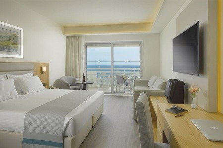 St. Raphael Resort - 11